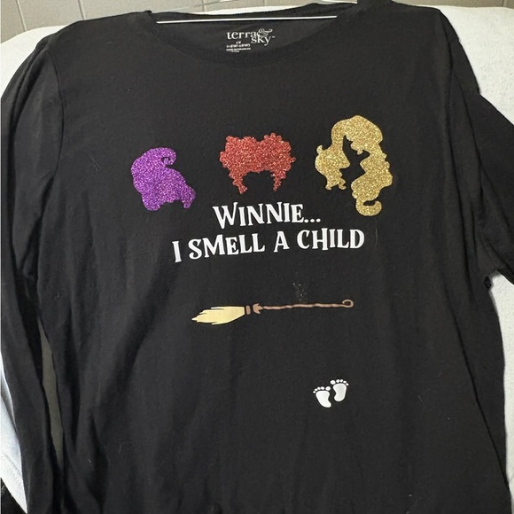 Terra & Sky Tops - terra & sky maternity Black Graphic 'Winnie... I Smell a Child' Tee